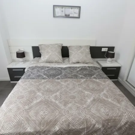 Apartment 5055